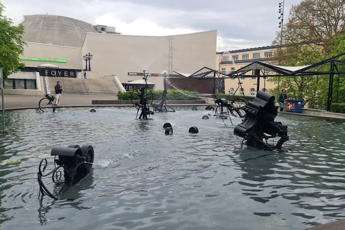 Tinguely Fountain (Fasnachtsbrunnen)