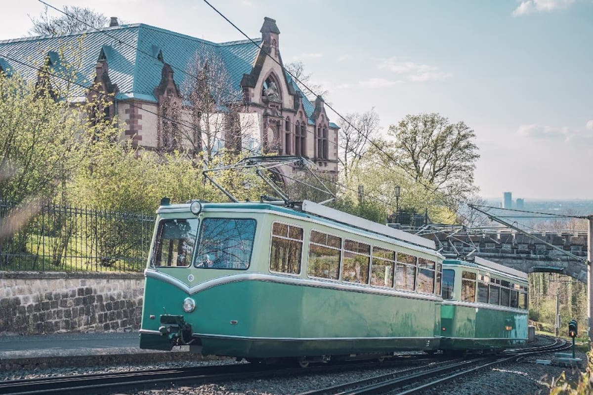 Drachenfels (Königswinter, by ferry)
