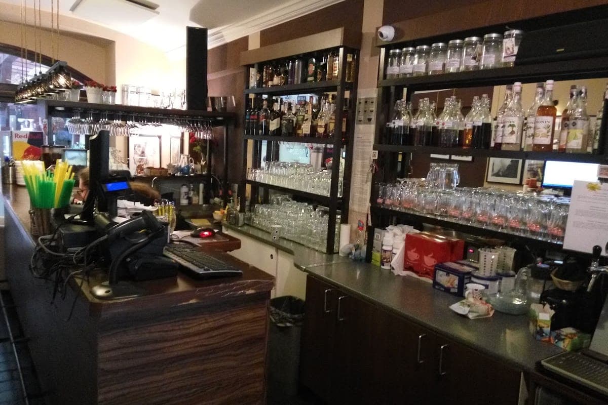 LINOS Bistro & Coffee Shop