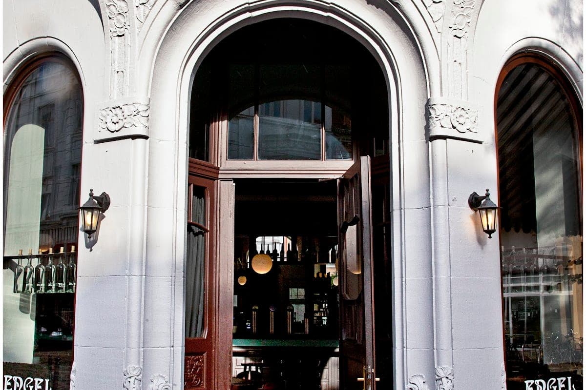 Engel Weincafé