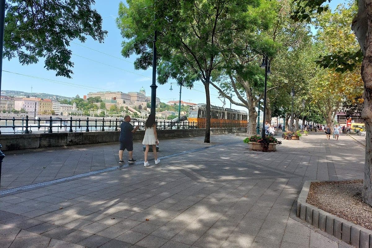 Pest Danube Promenade (Duna-korzó)