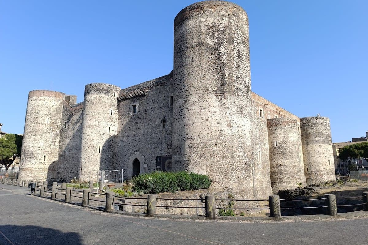 Castello Ursino (exterior)