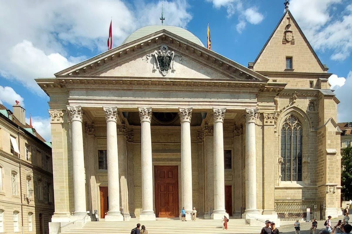 Vieille-Ville et Cathédrale Saint-Pierre