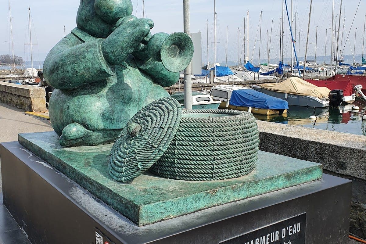 Quai Wilson lakefront promenade