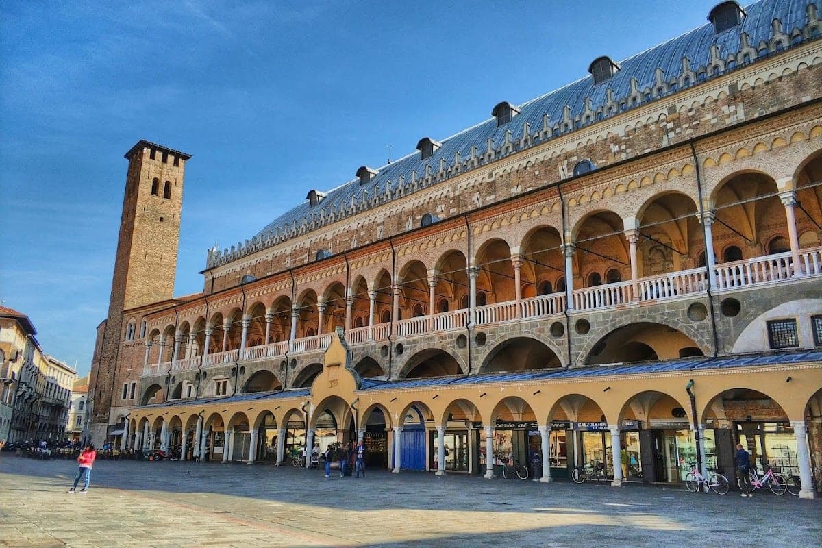Piazza delle Erbe & Piazza della Frutta