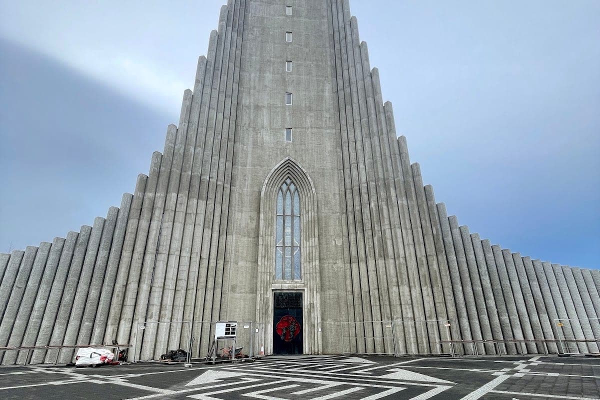 Hallgrímskirkja Church (Exterior Plaza)