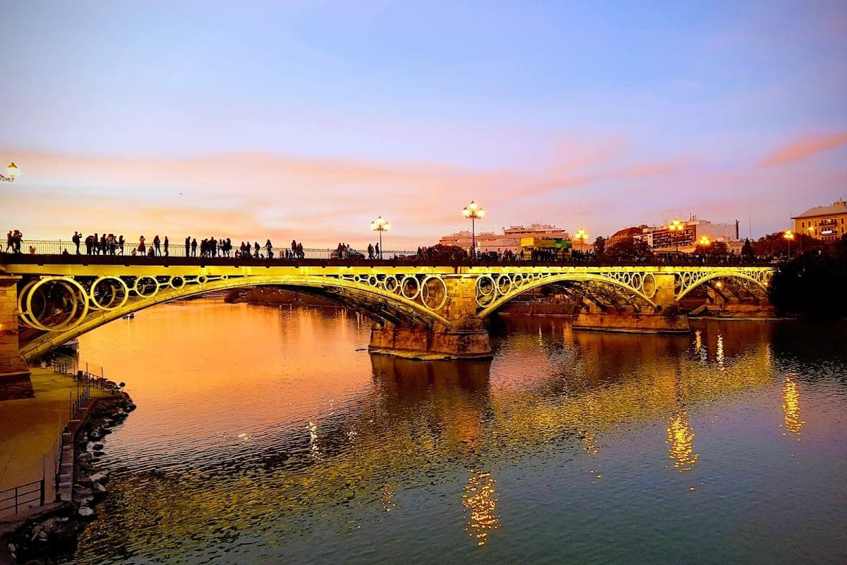 Triana Bridge Walk & Barrio