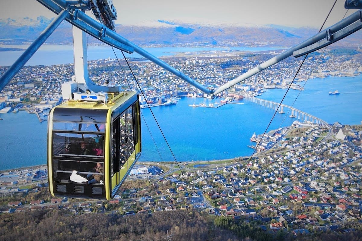 Fjellheisen Cable Car (Storsteinen viewpoint)