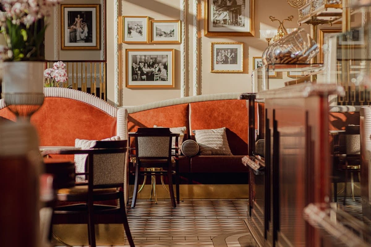 Café Bristol (Lobby Terrace)