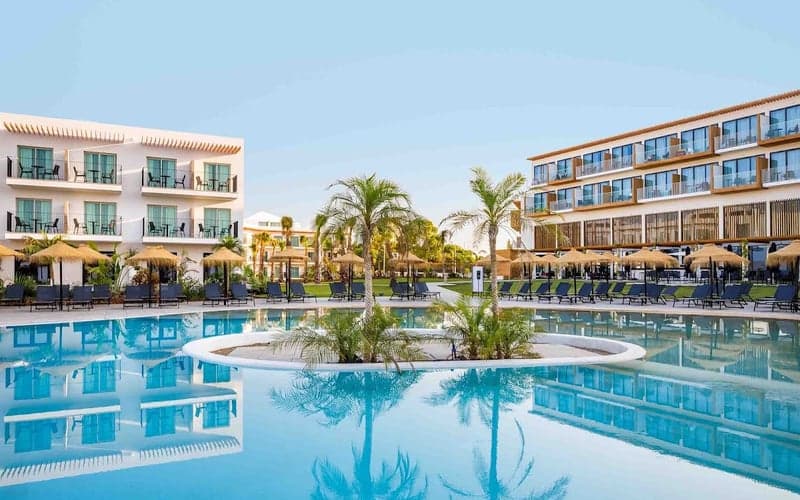 AP Cabanas Beach & Nature