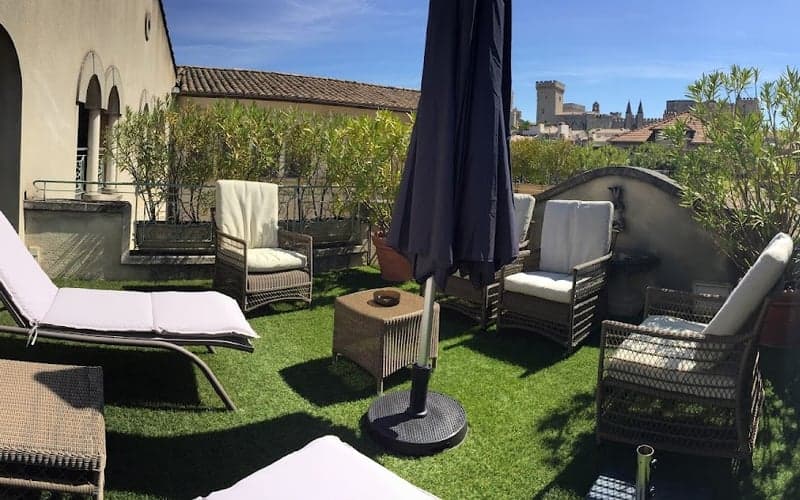 Hôtel d'Europe: Cat-friendly hotel in Avignon