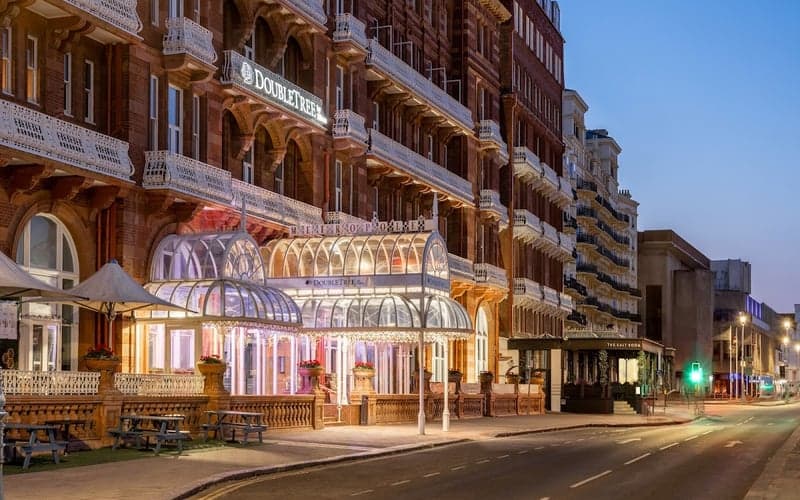 DoubleTree by Hilton Brighton Metropole: Chats acceptés hotel in Brighton