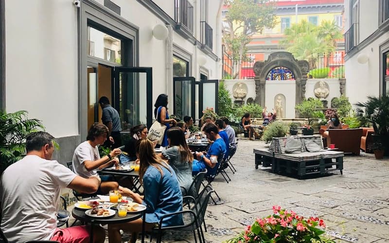 Hotel Piazza Bellini: Chats acceptés hotel in Naples