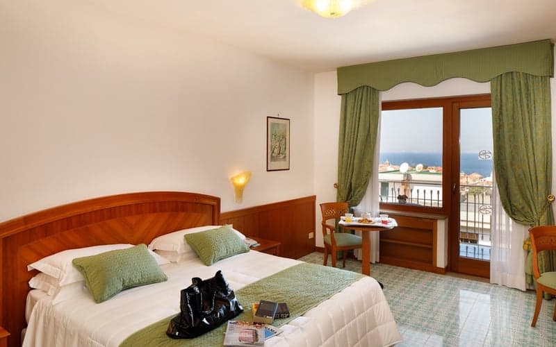 Grand Hotel Cesare Augusto: Cat-friendly hotel in Sorrento