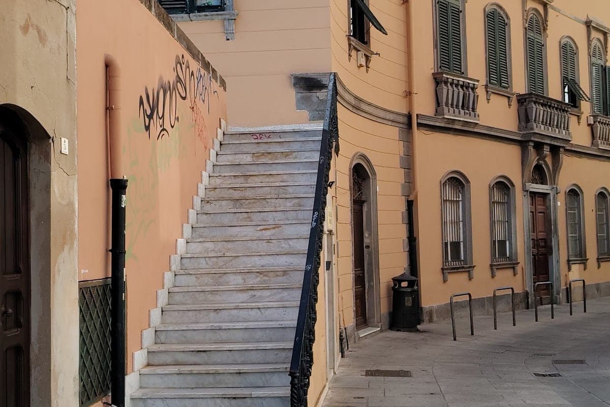 Castello & stair access