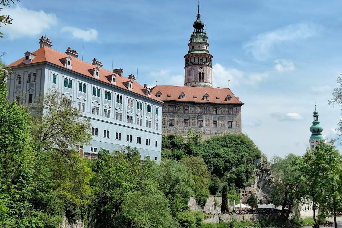 Český Krumlov Castle — outer courtyards & Cloak Bridge