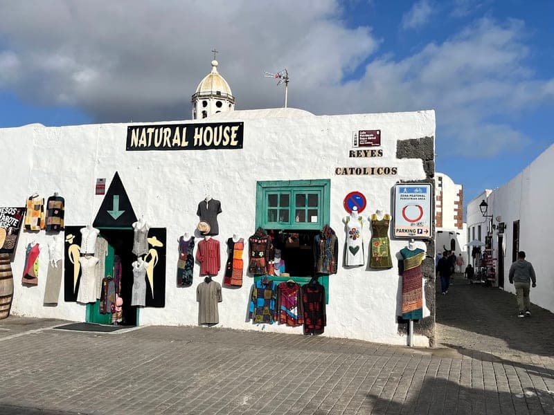 Teguise (old capital) & Sunday market