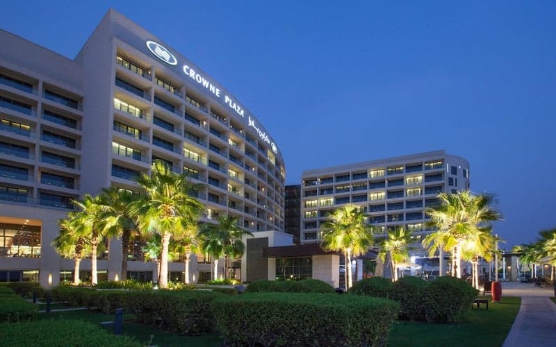 Crowne Plaza Abu Dhabi Yas Island by IHG: Chats acceptés hotel in Abu Dhabi
