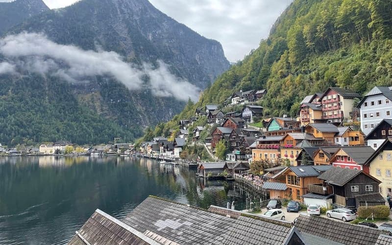 Pension Hallberg: Cat-friendly hotel in Hallstatt